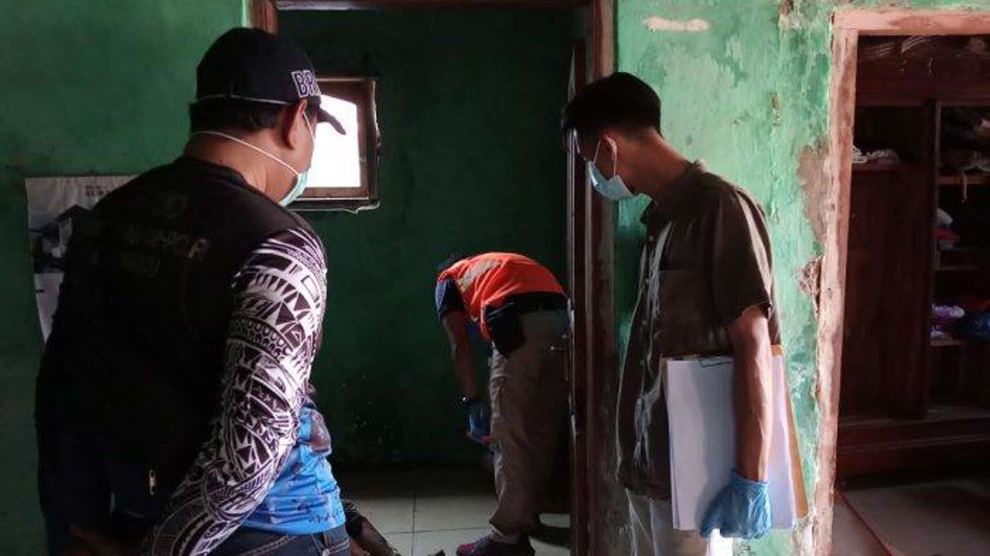 Depresi Ditinggal Suami Usai Melahirkan, IRT Bakar Diri di Hadapan Anaknya